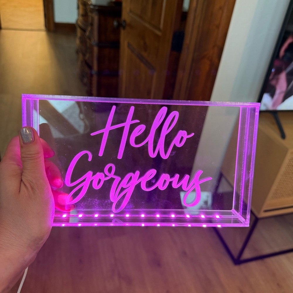 Pink LED 'Hello Gorgeous' Sign - Picture 1 of 6